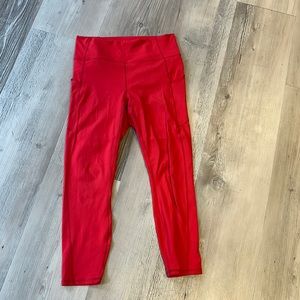 Bright and soft fabletics leggings with pockets